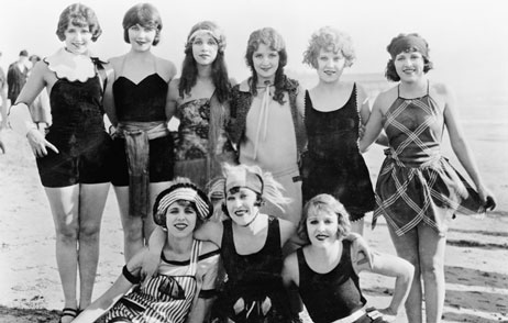 Retrobademode Frauen der 60er Jahre in Bademode