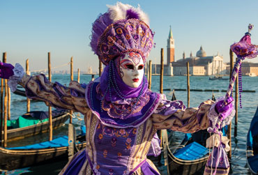 Karneval von Venedig traditionelles Kostüm